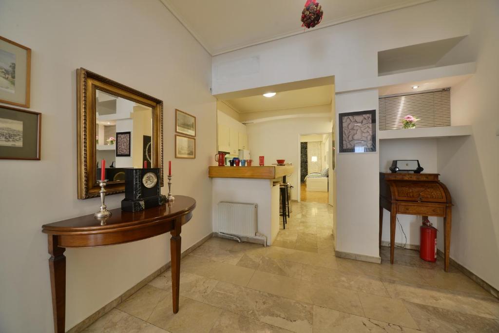 Architect Designer's Apartment in Kolonaki - 14