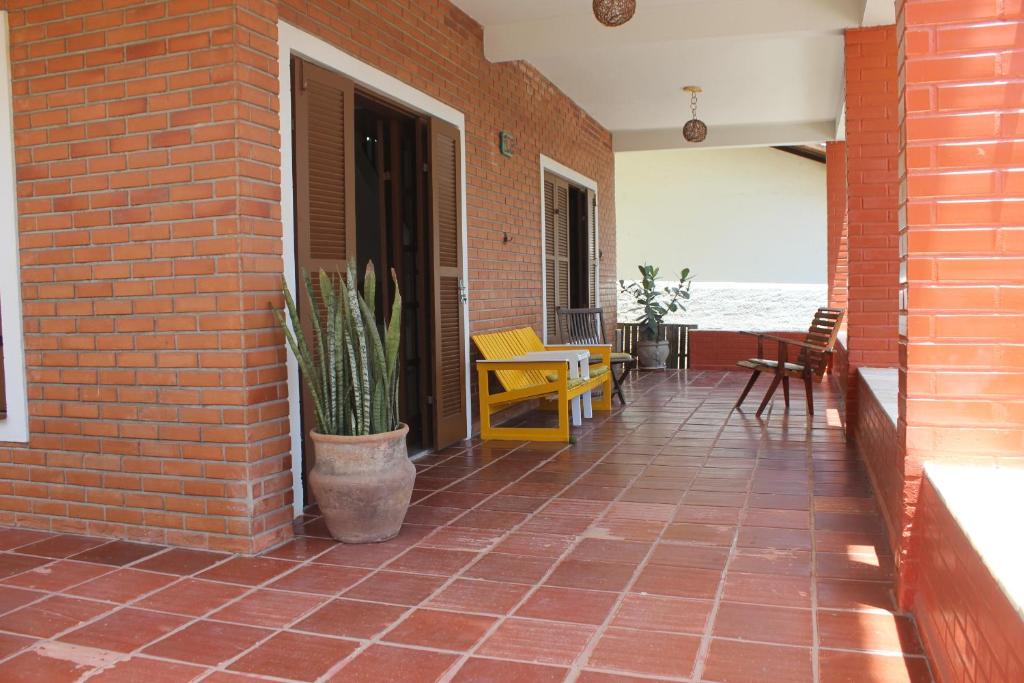 Rõdu või terrass majutusasutuses Hostel Luz