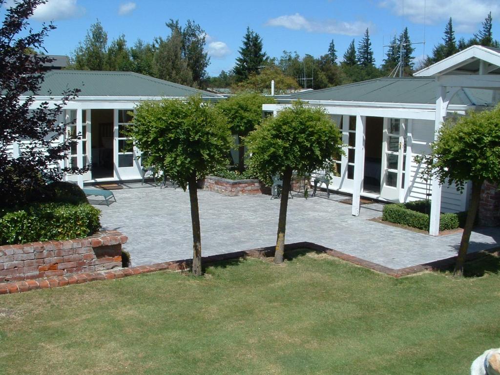 
Queen Room with Garden View
