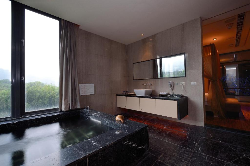 Una cocina o kitchenette en The Sun Hot Spring &amp; Resort