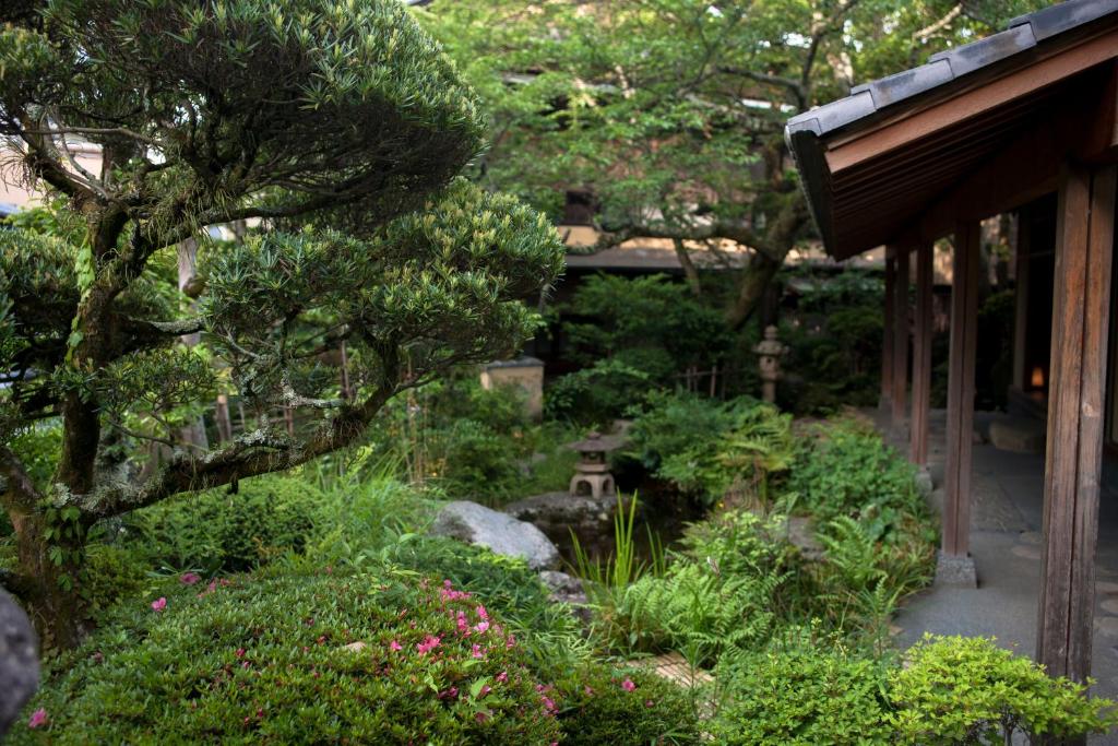 Zahrada ubytování Arima Onsen Tocen Goshobo