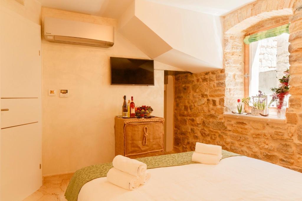 Stone house luxury rooms - 