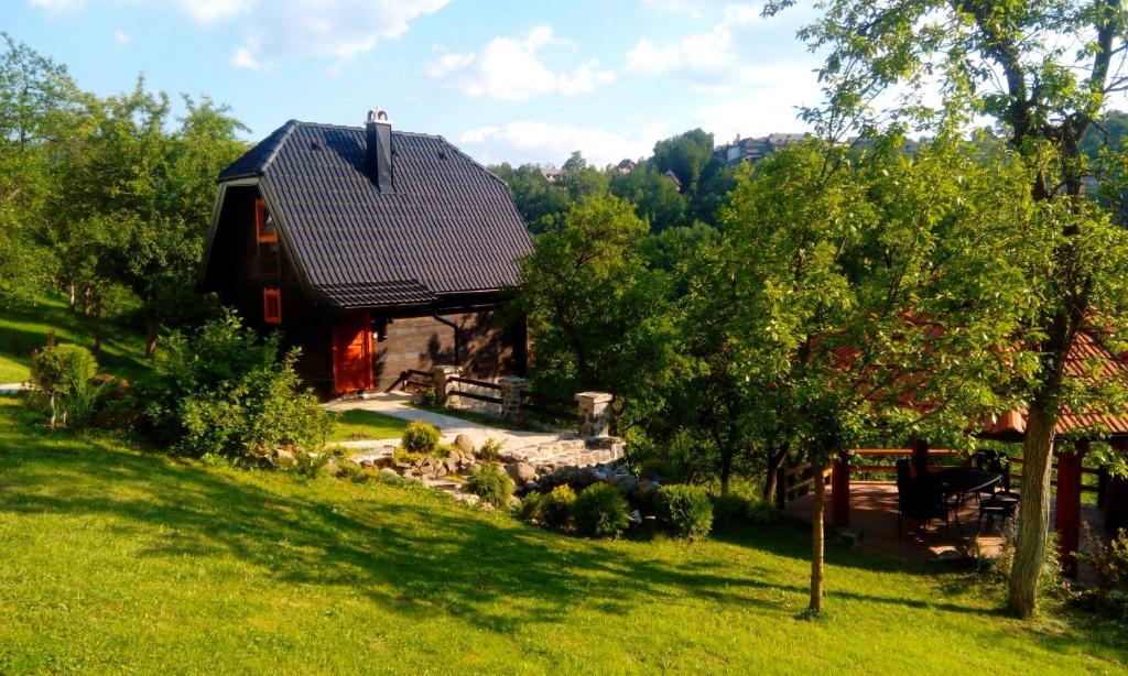 Aed väljaspool majutusasutust Vacation Home Nana