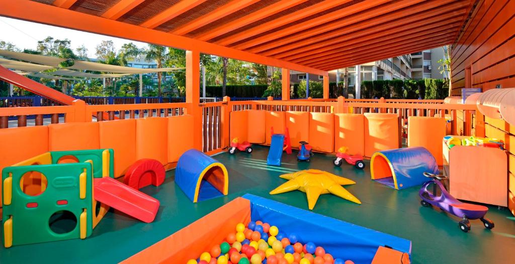 Zona de juegos infantil en Sol Principe