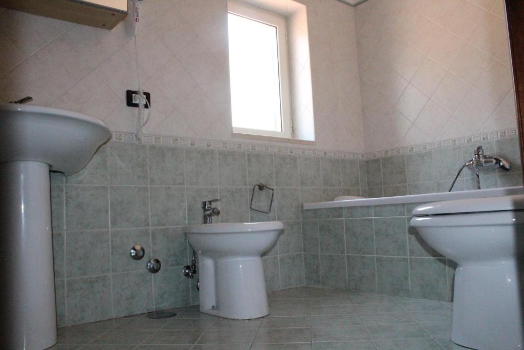 Bagno di L'occhio sul Vesuvio appartamento con terrazza privata e casa vacanza senza terrazza privata