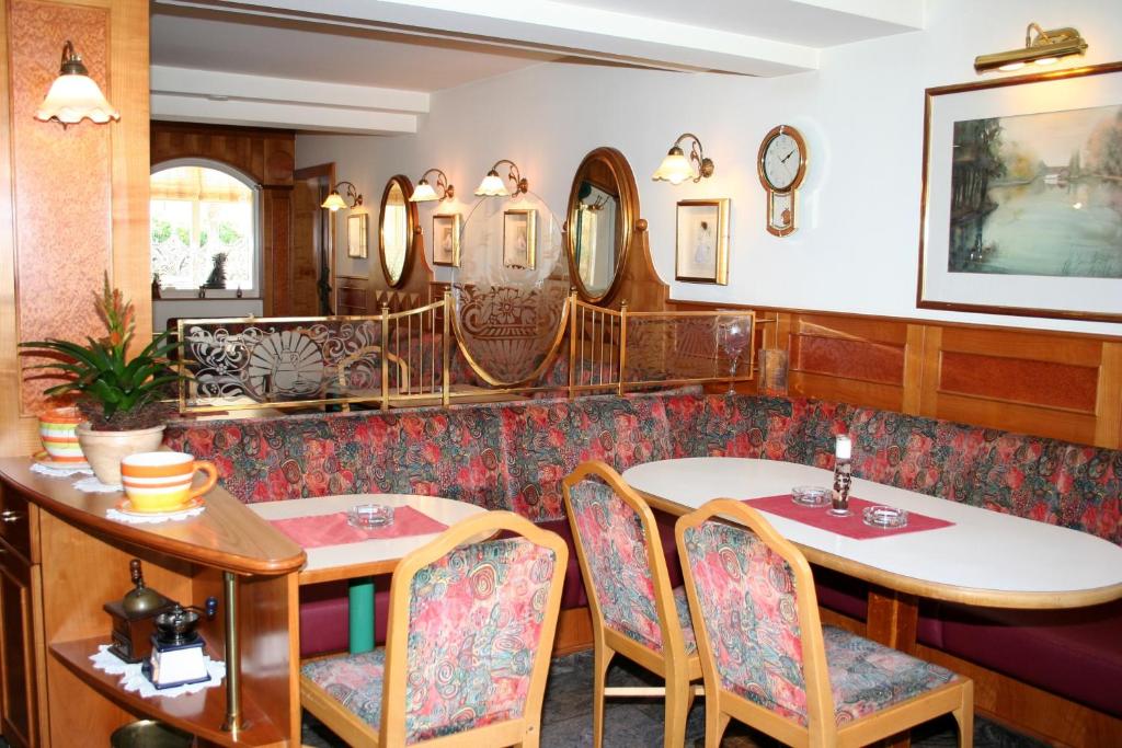 Istumisnurk majutusasutuses Hotel Cafe Lorenz