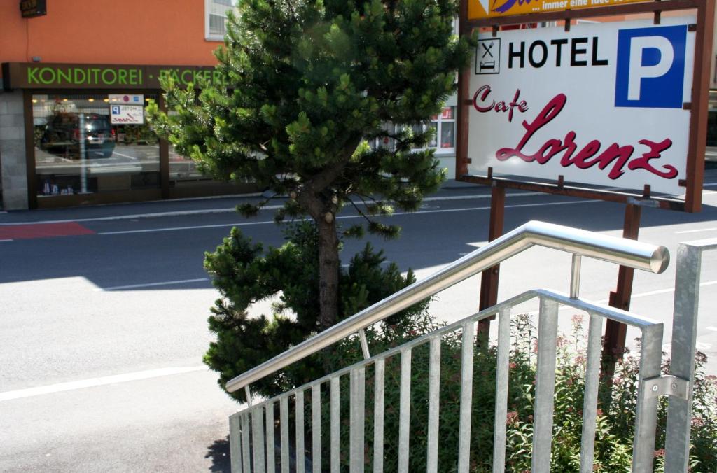 Majutusasutuses Hotel Cafe Lorenz olev sertifikaat, autasu, silt või muu dokument