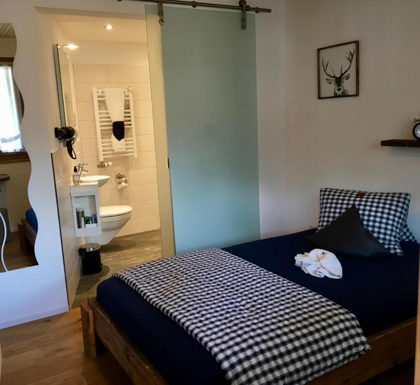 Postel nebo postele na pokoji v ubytování Conny's B&B
