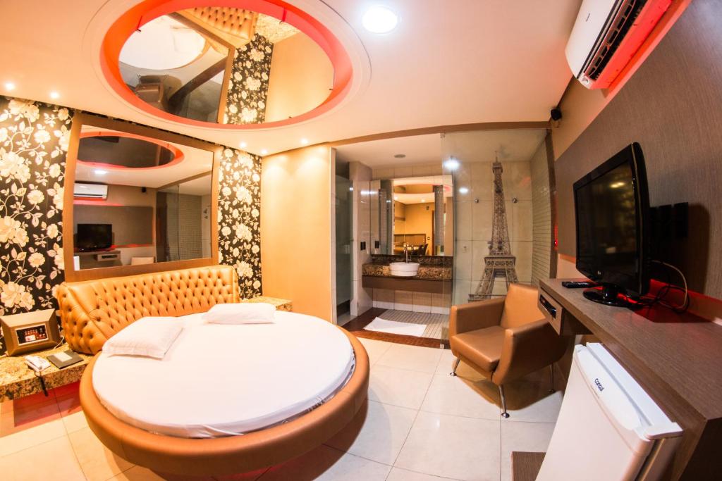  Platinum Motel (Adults Only)