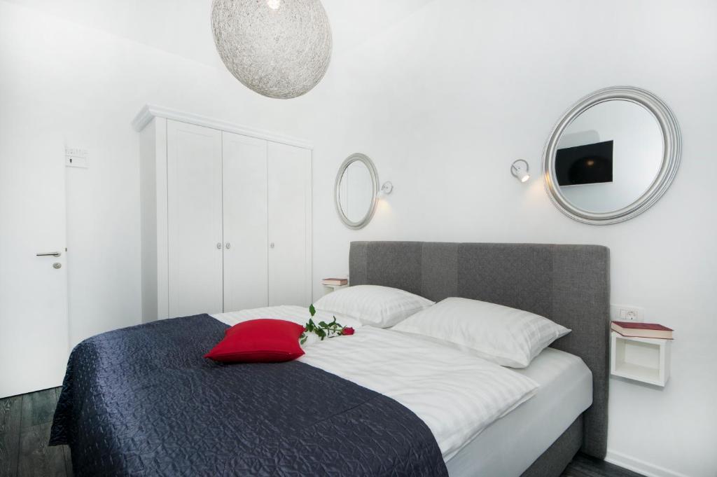 Apartments Mihaela - 9