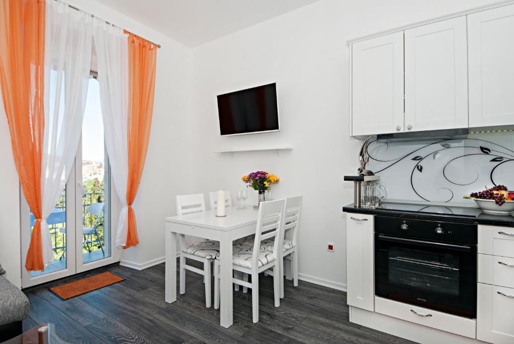 Apartments Mihaela - 13