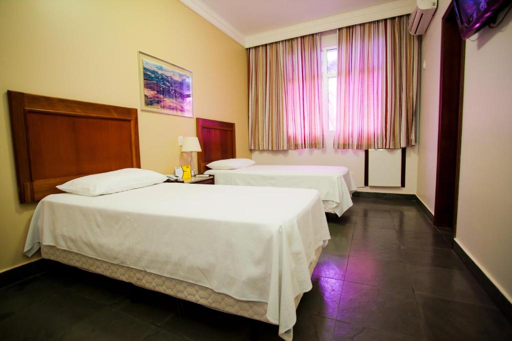 Aipana Plaza Hotel