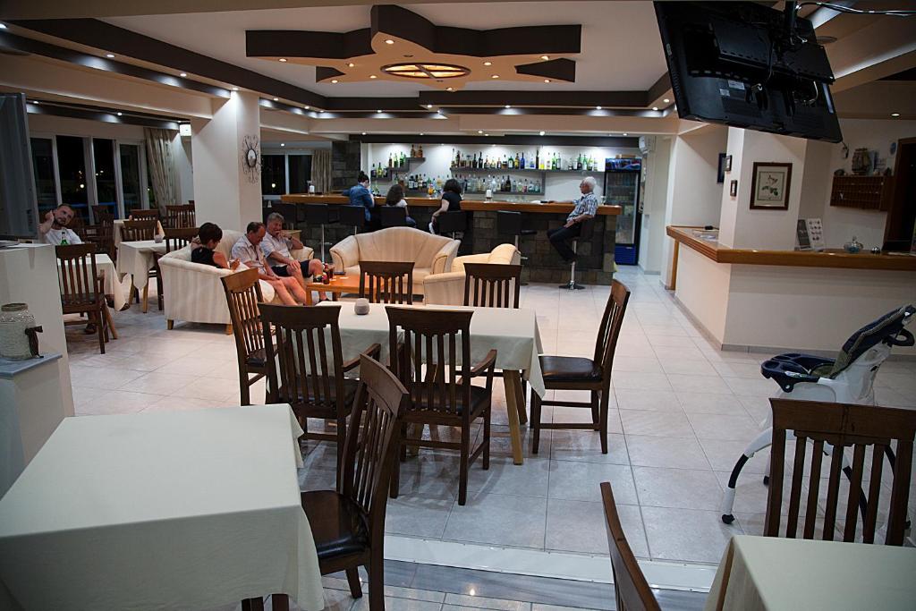 Restaurace v ubytování Hotel Athinoula