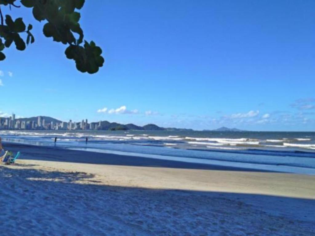  Apto em B. Camboriú Praia e Mar