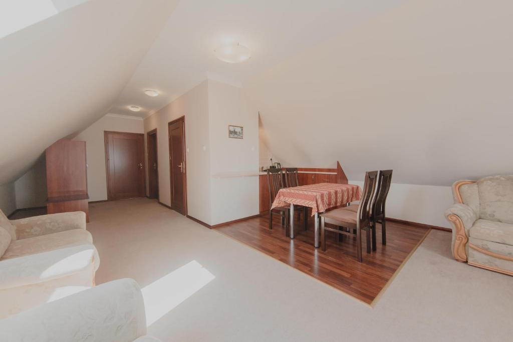 Posezení v ubytování Hotel Cesarski - Kaiserhof