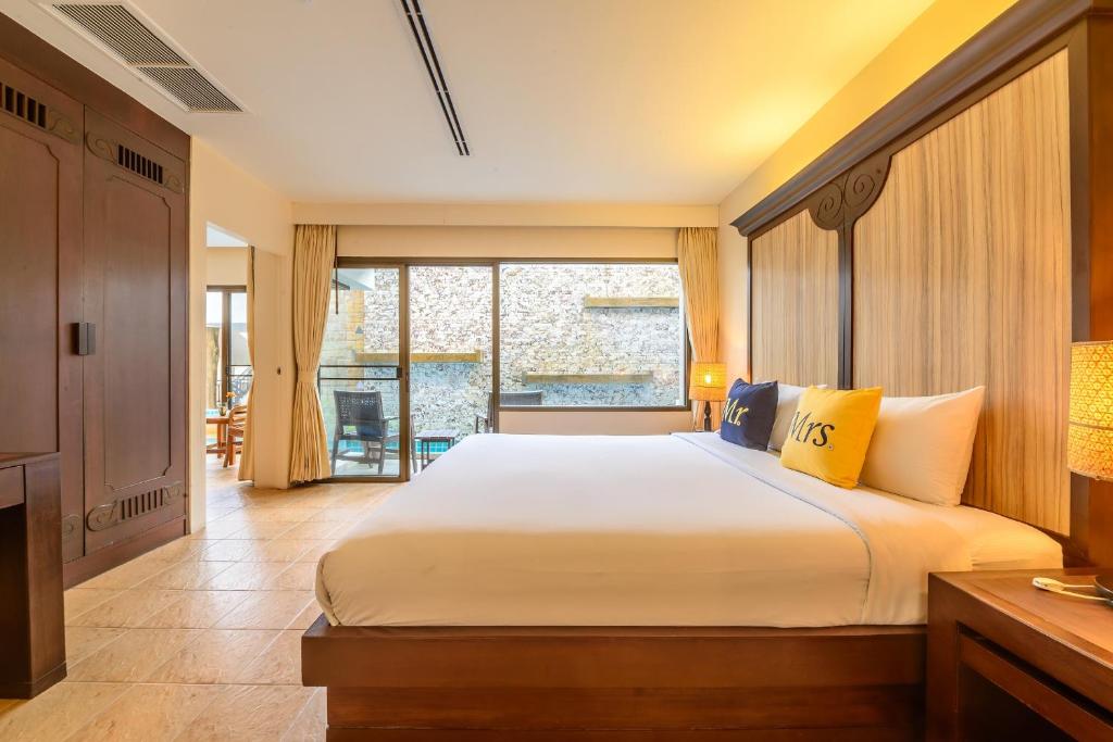 
Junior Suite with Pool Access
