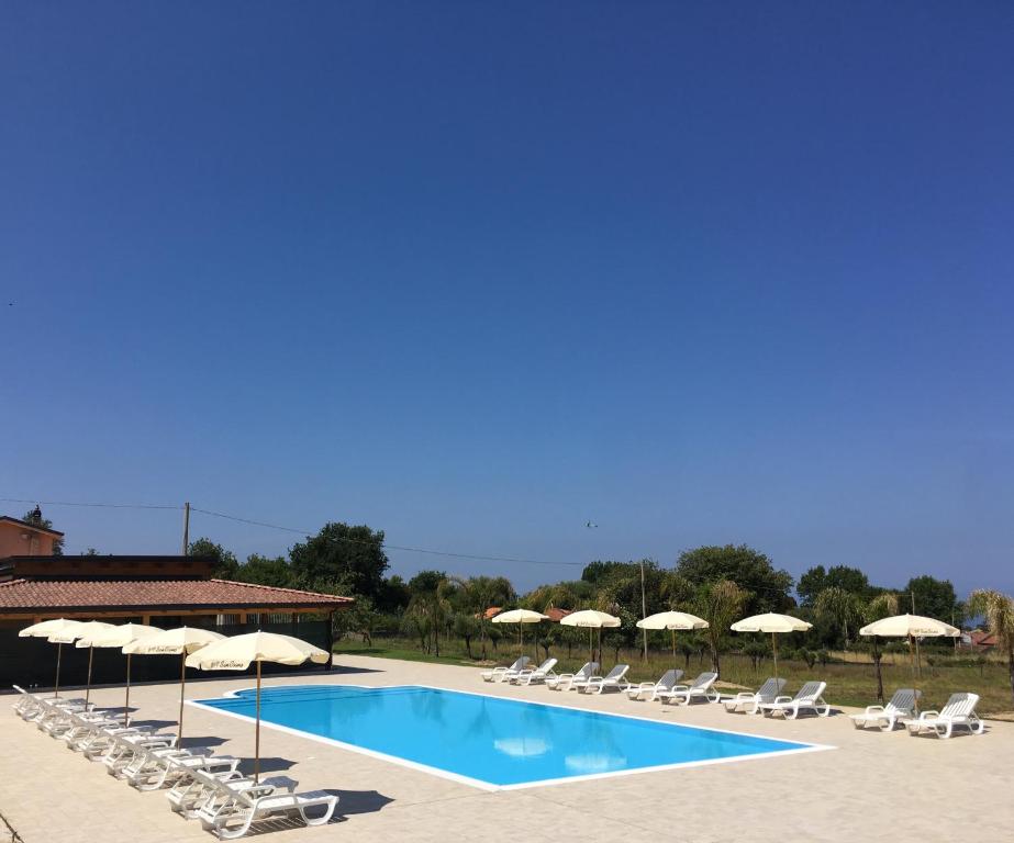 Bazén v ubytování Borgo San Cosmo Tropea nebo v jeho okolí