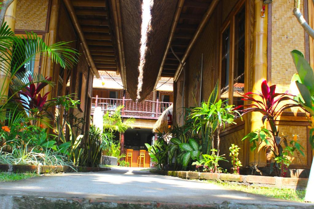 Zahrada ubytování Beachouse Lovina