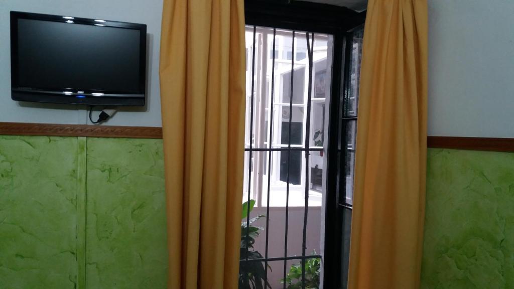 Hostal Manolo - Habitación Doble Económica Con Vistas Al Patio