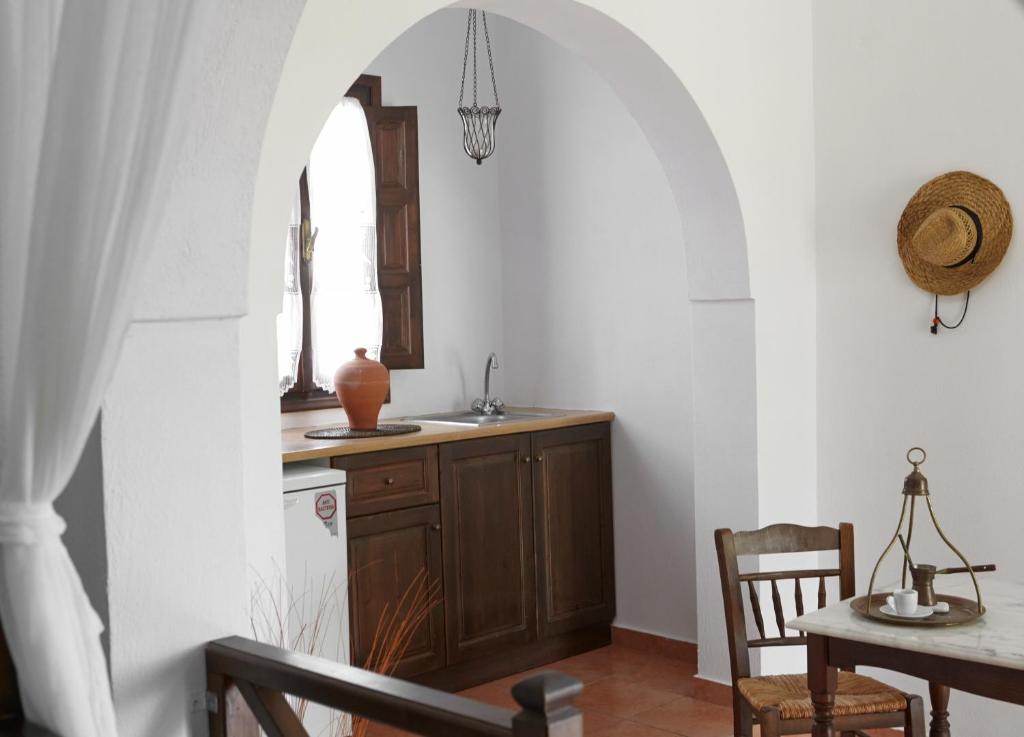 Zdjęcie z galerii obiektu Anna Traditional Apartments w mieście Kamari