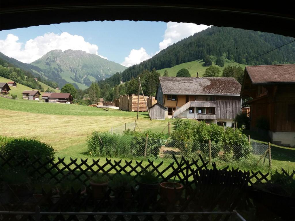 Vue générale sur la montagne ou vue sur la montagne depuis l'hôtel