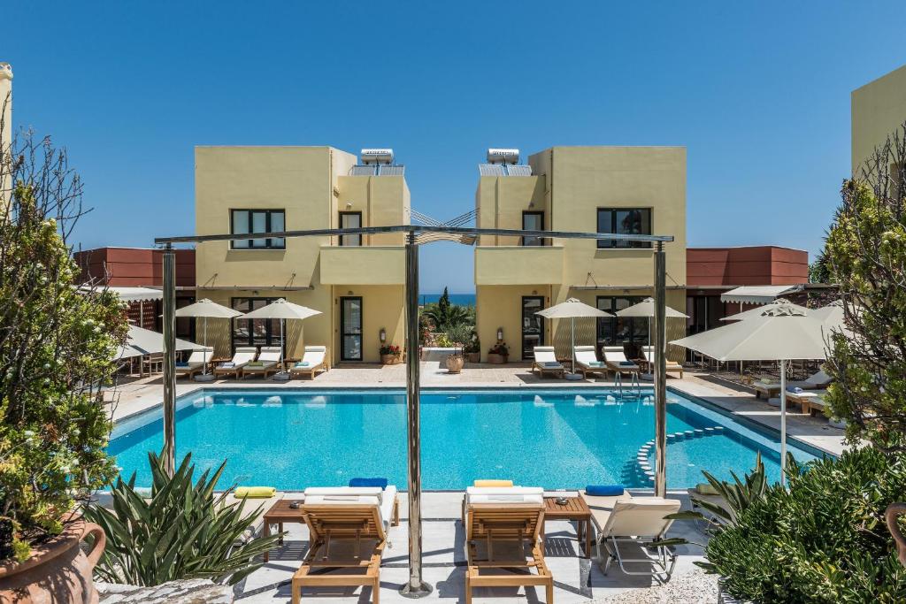 Bazén v ubytovaní Daphnis Villas alebo v jeho blízkosti