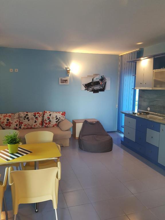Kuchyň nebo kuchyňský kout v ubytování Hotel Saint Tatyana