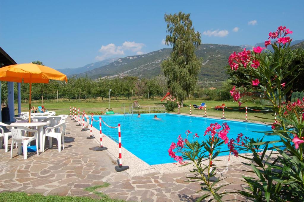 Bazén v ubytovaní Aktiv Hotel Eden alebo v jeho blízkosti