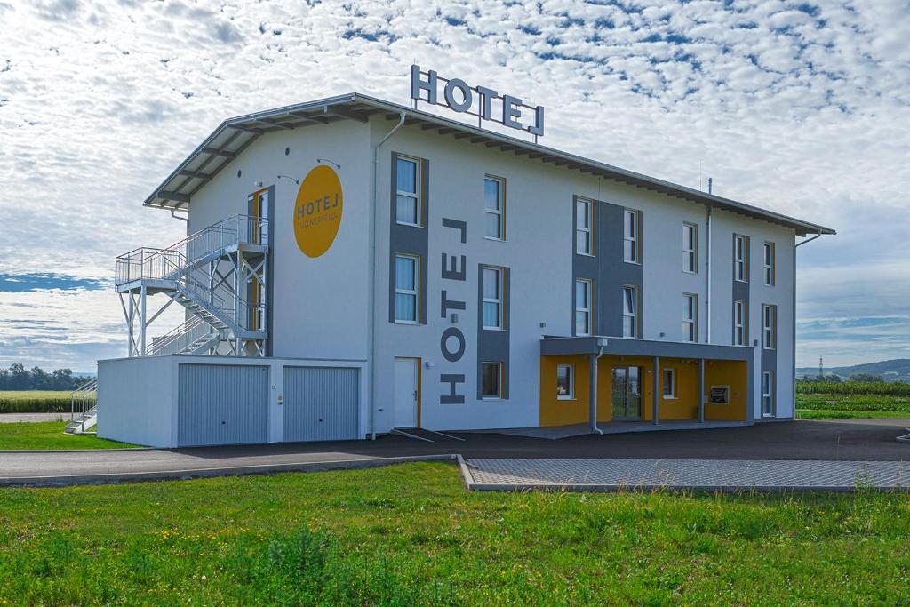 Budova, v ktorej sa hotel nachádza
