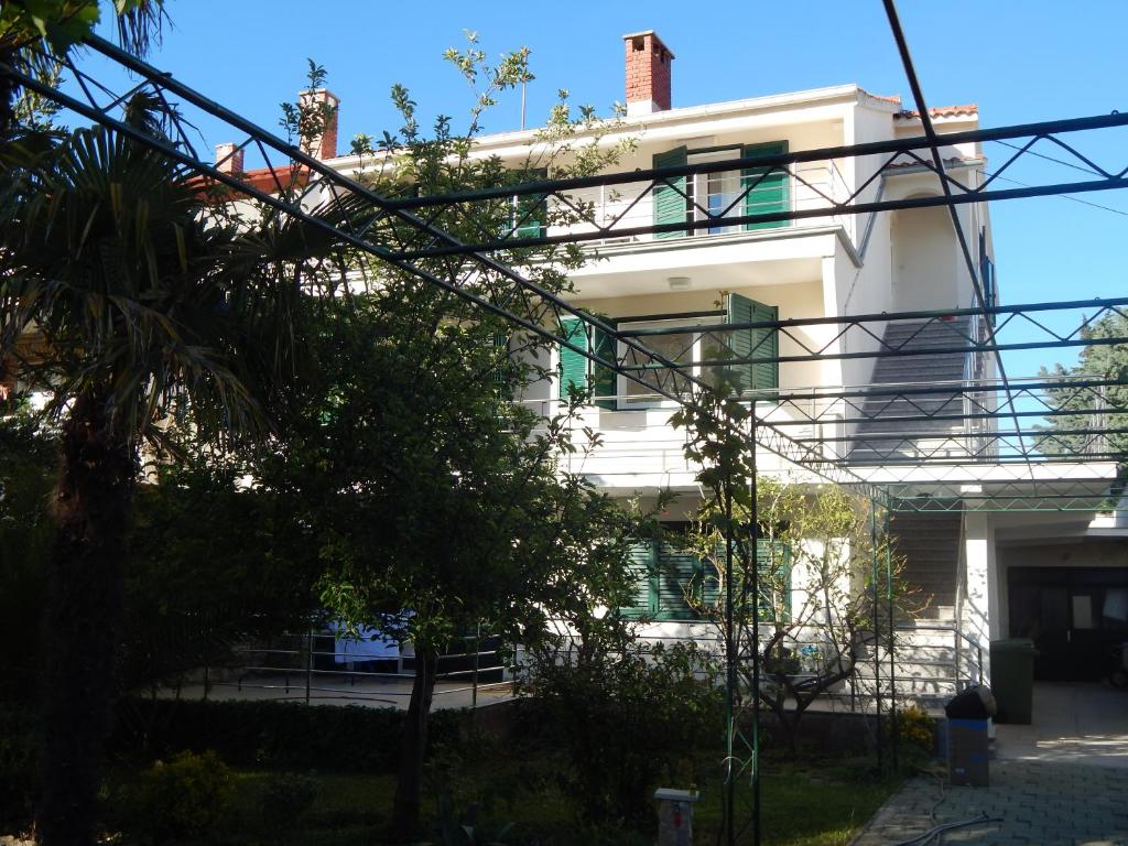 Budova, v ktorej sa apartmán nachádza
