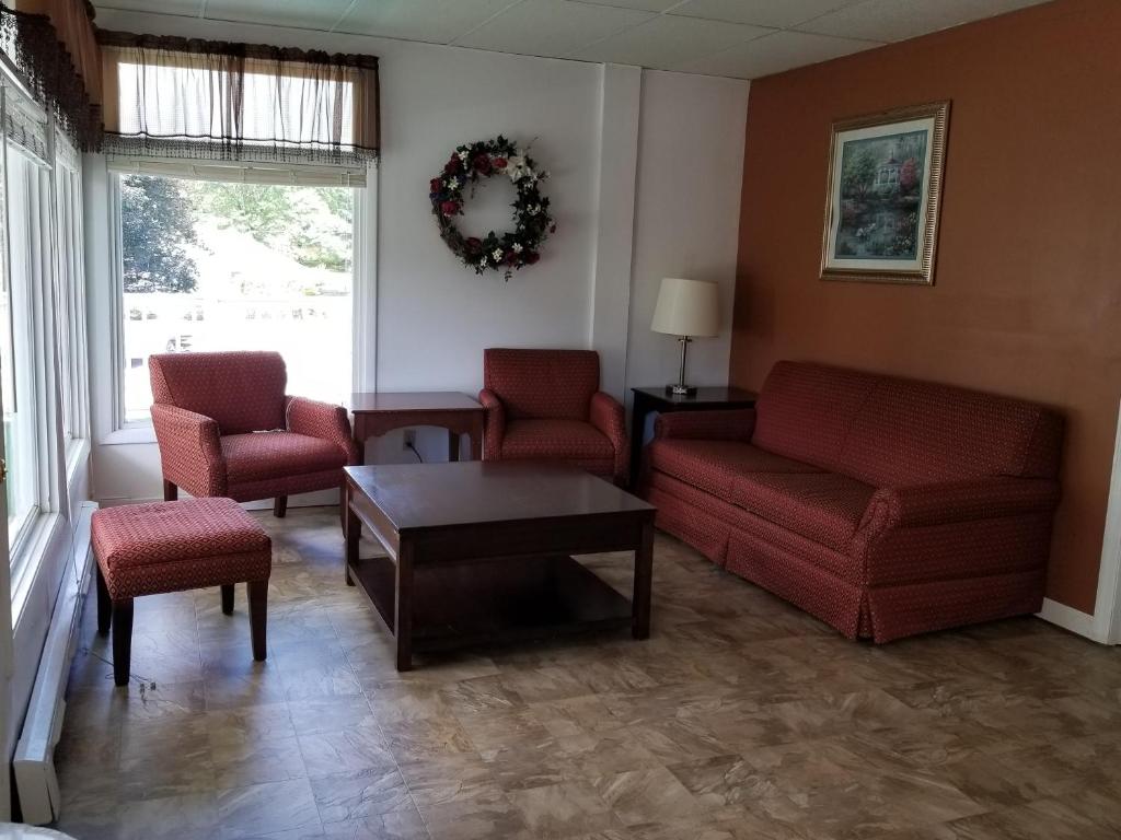 Posezení v ubytování Lido Motel Lake George