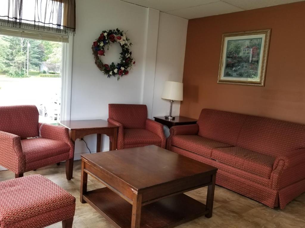Posezení v ubytování Lido Motel Lake George