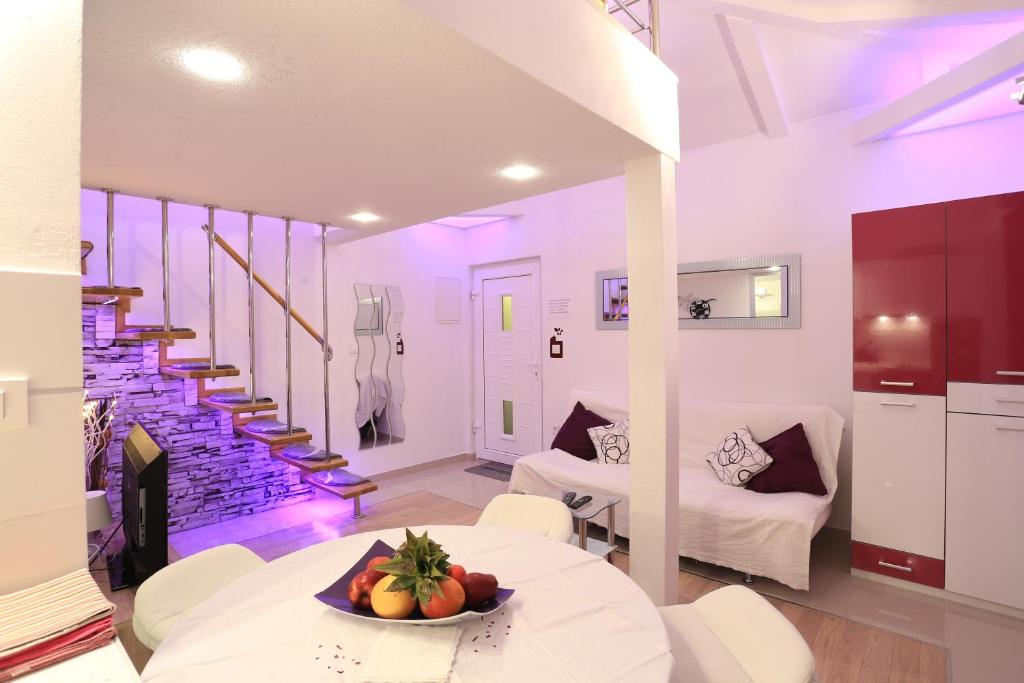 Χώρος καθιστικού στο Apartments Ella