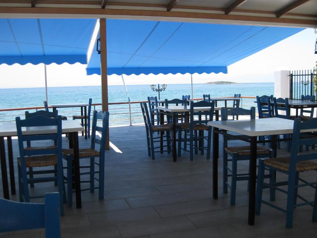 A general sea view or a sea view taken from a vendégházakat