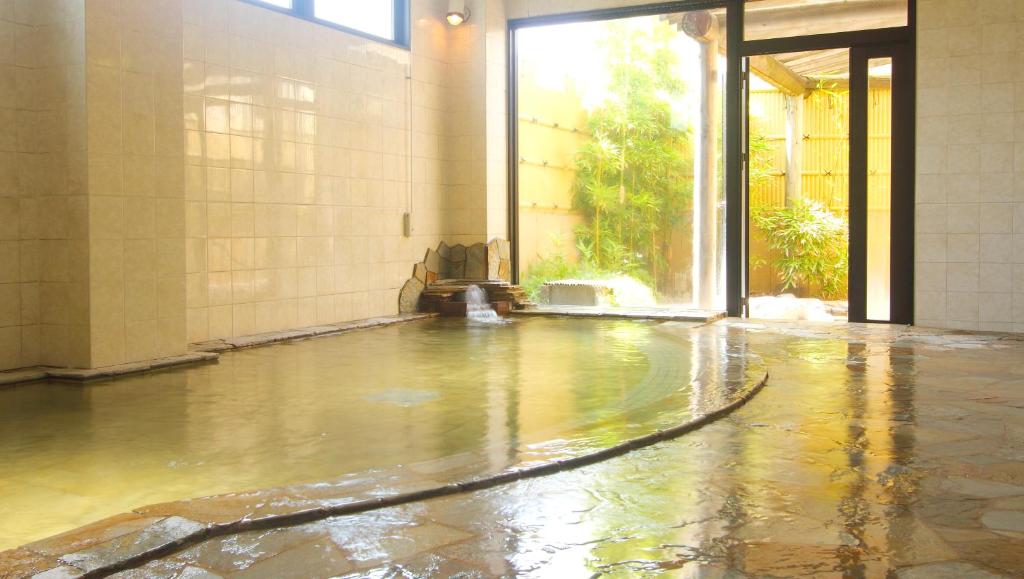 Bazén v ubytování Hotel Hana Isawa nebo v jeho okolí