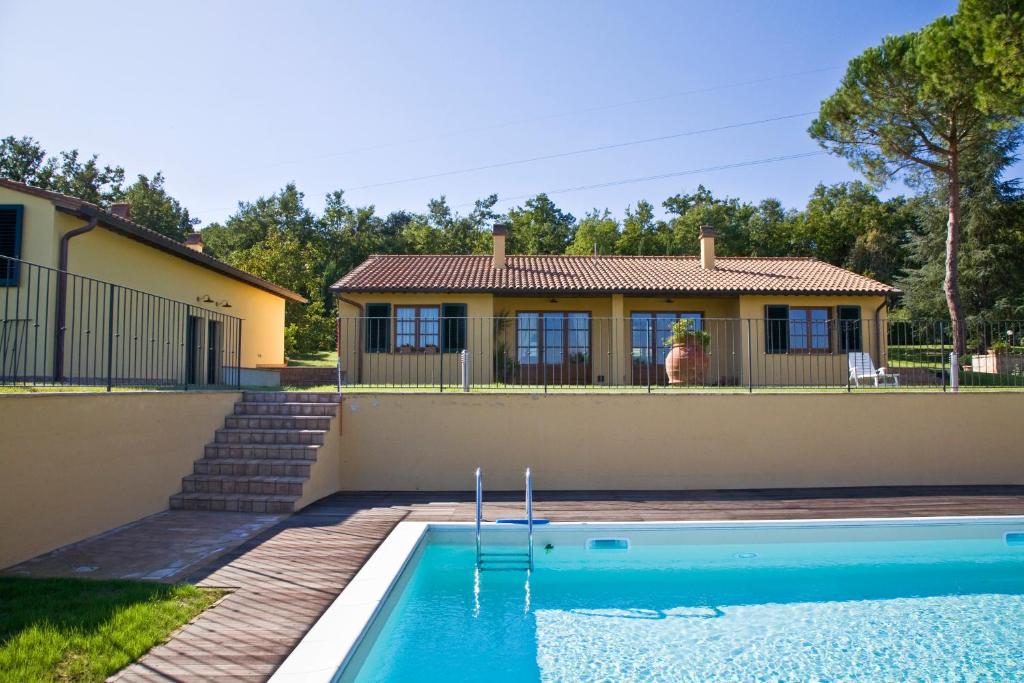 Bazén v ubytování Podere Casalsole nebo v jeho okolí