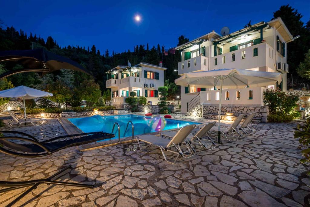 Bazén v ubytovaní Ionian Villas alebo v jeho blízkosti