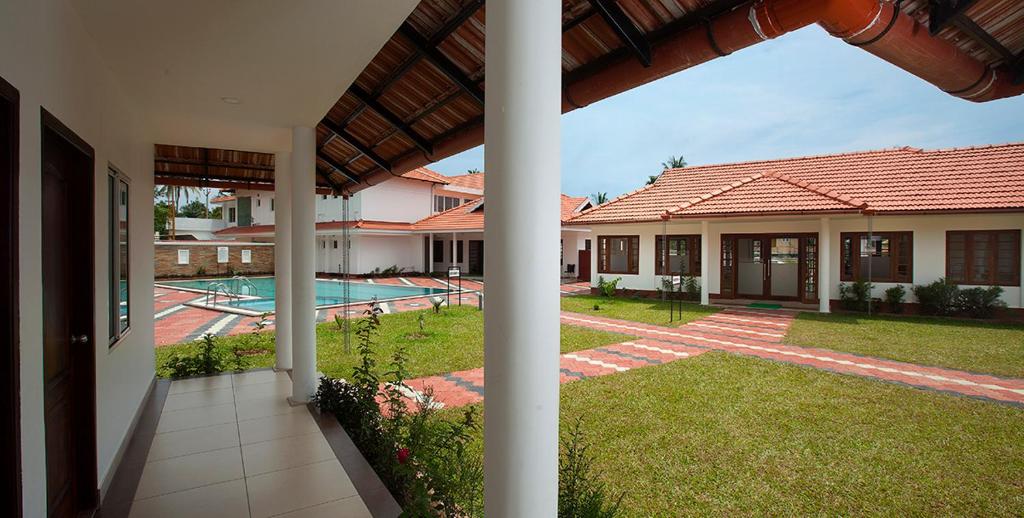 Bazén v ubytování Le Coffee Resort nebo v jeho okolí