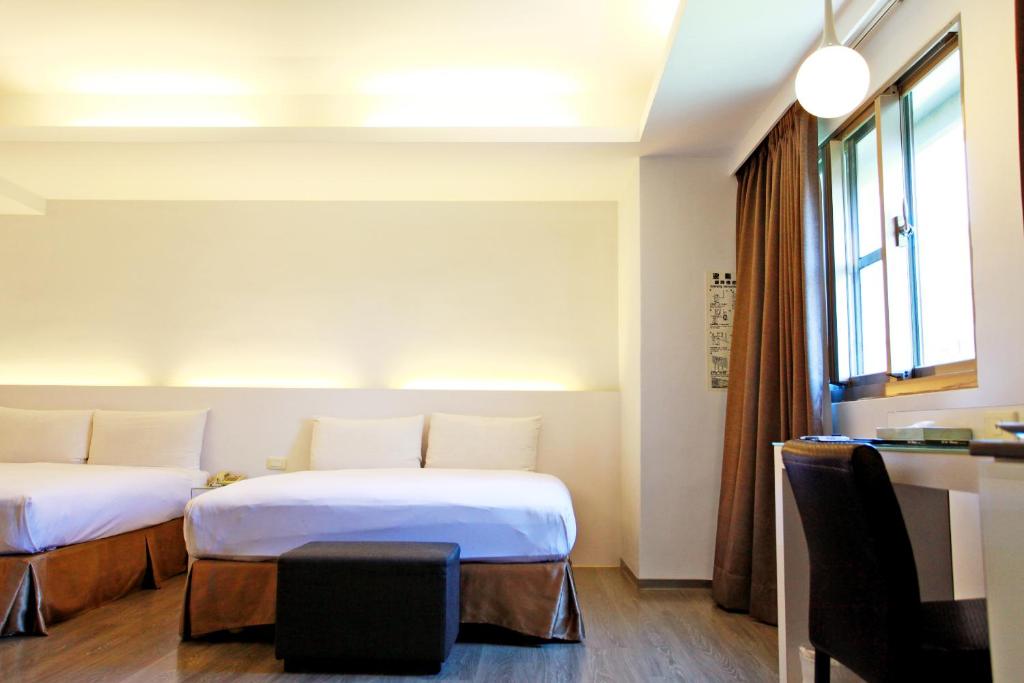 Taitung Yes Hotel - 带有私人浴室的四倍房间