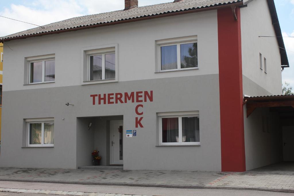 Fotografie z fotogalerie ubytování Appartementhaus Thermeneck v destinaci Laa an der Thaya