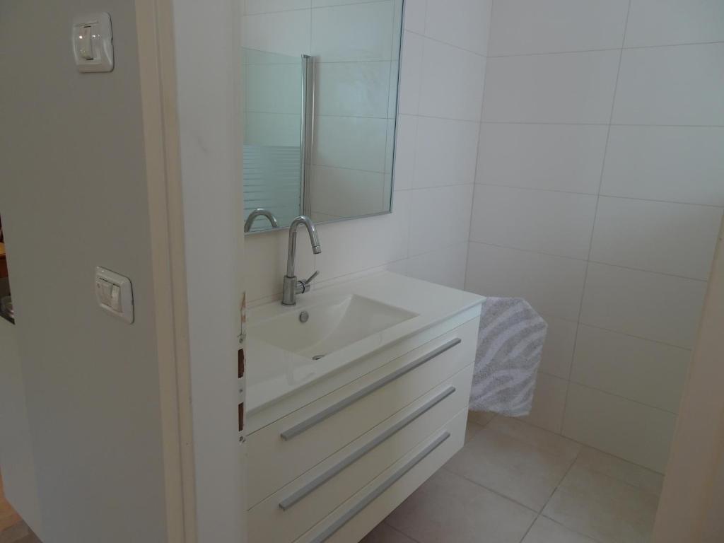 Koupelna v ubytování Magnificent studio in Zichron yaakov sea view and garden