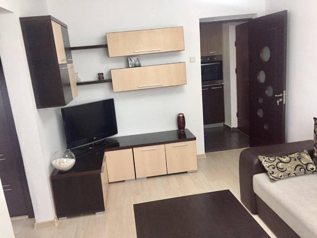 Virtuvė arba virtuvėlė apgyvendinimo įstaigoje Apartament Larisa