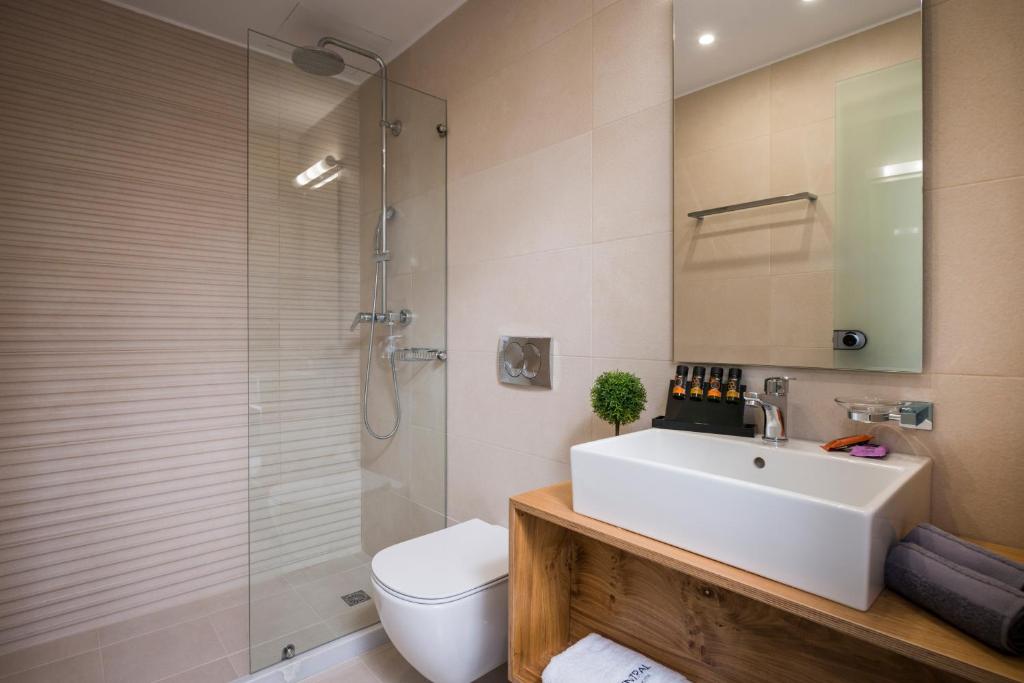 Central City Hotel - 2