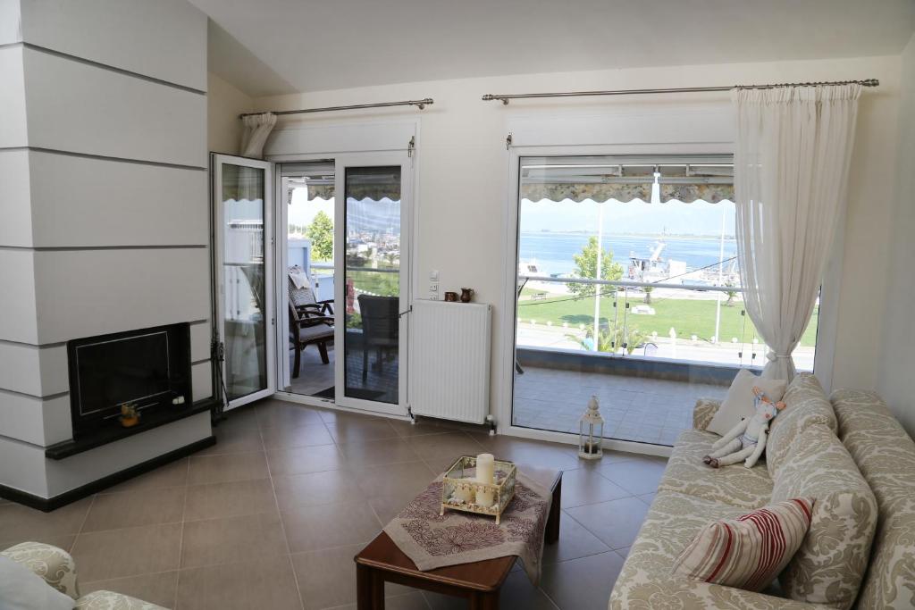 A seating area at Konstantinos Luxury Apartment