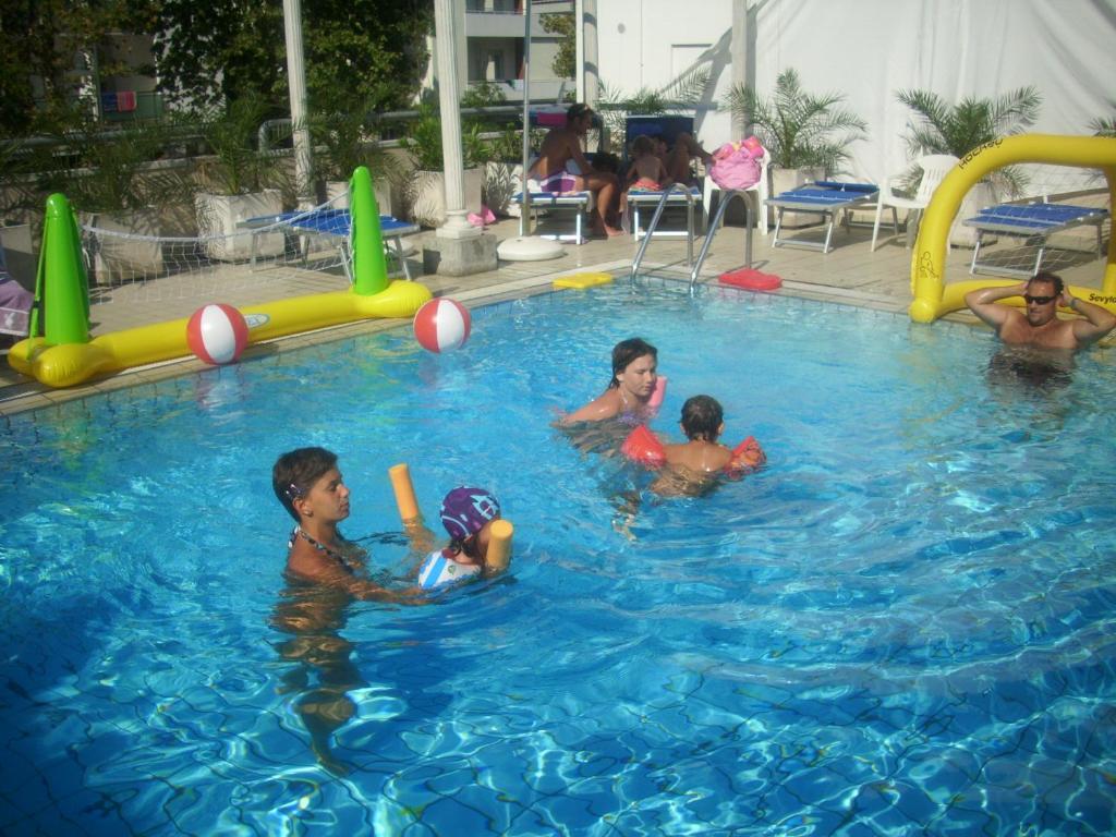 The swimming pool at or close to Hotel Nettuno