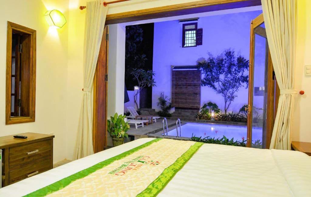 Bazén v ubytování Fig Tree Boutique Villa nebo v jeho okolí