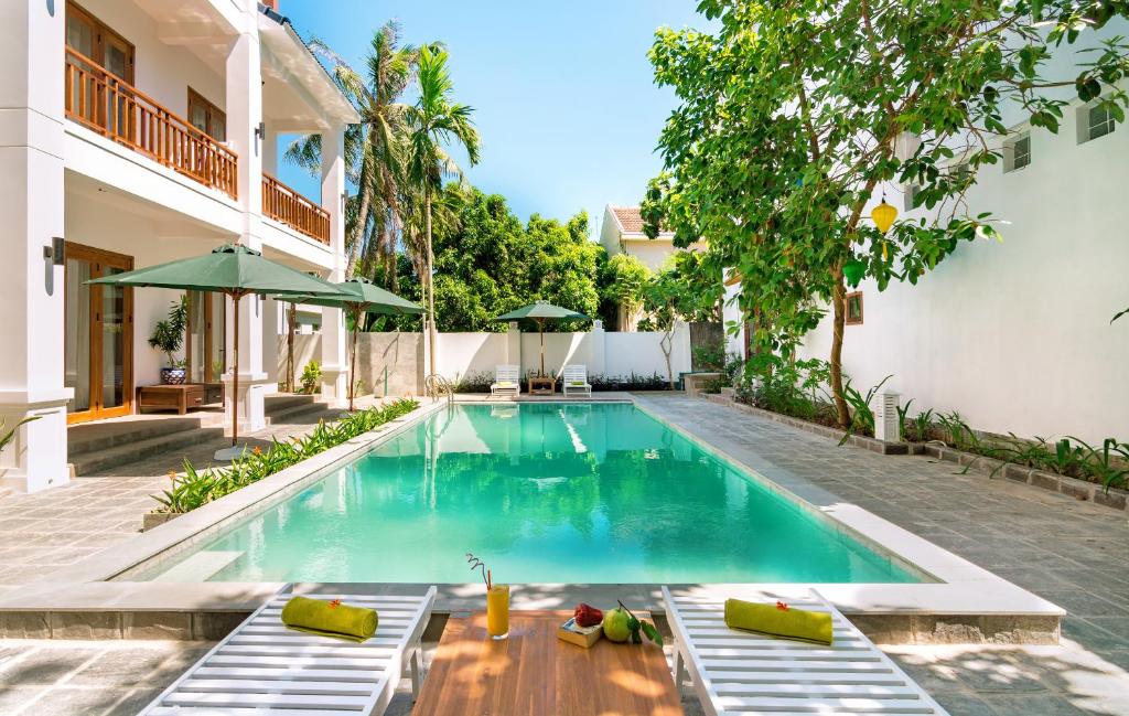 Bazén v ubytování Fig Tree Boutique Villa nebo v jeho okolí