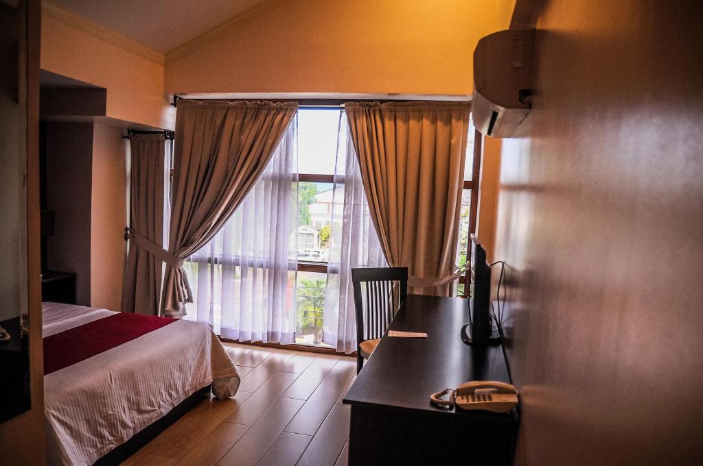 Gallery image of Bauan Plaza Hotel in Bauan
