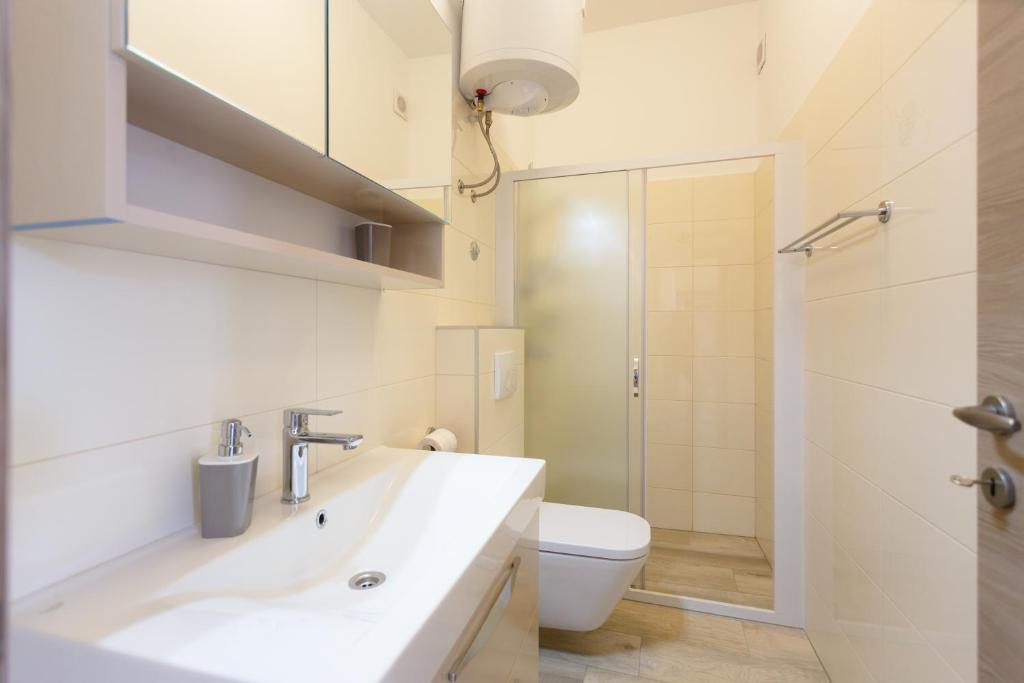 Zdjęcie z galerii obiektu Apartment Rosemary 24 w Krku