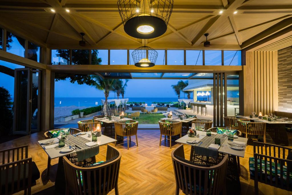Restaurace v ubytování Avani+ Hua Hin Resort